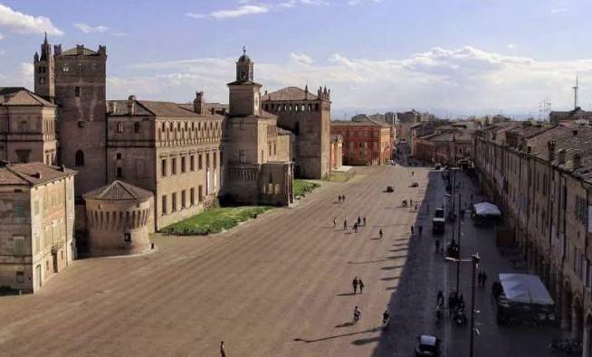 Appartamento a Carpi in Piazza dei Martiri, 9 - Foto 4