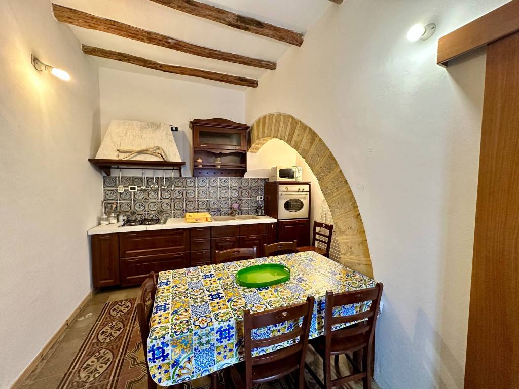 Casa indipendente a Castellammare del golfo in Via Giuseppe Giusti, 11 - Foto 2