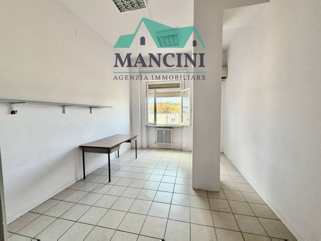 Appartamento a Jesi in MURA OCCIDENTALI - Foto 5