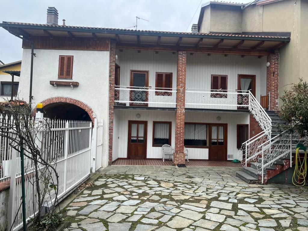 Casa indipendente a Borgofranco d'ivrea in Via Sella, 6 - Foto 2