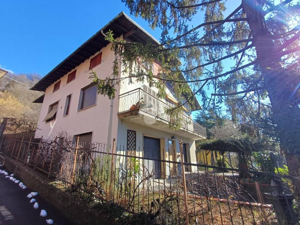Villa a Ronco scrivia in Via Milite Ignoto, 66 - Foto 3
