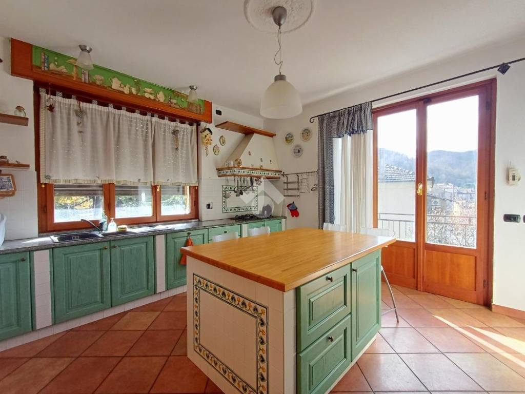 Villa a Ronco scrivia in Via Milite Ignoto, 66 - Foto 4
