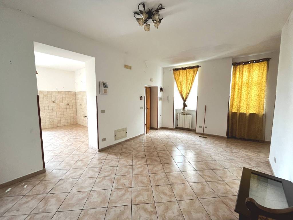 Palazzo / stabile a Fondi in Via Roma, 78 - Foto 4