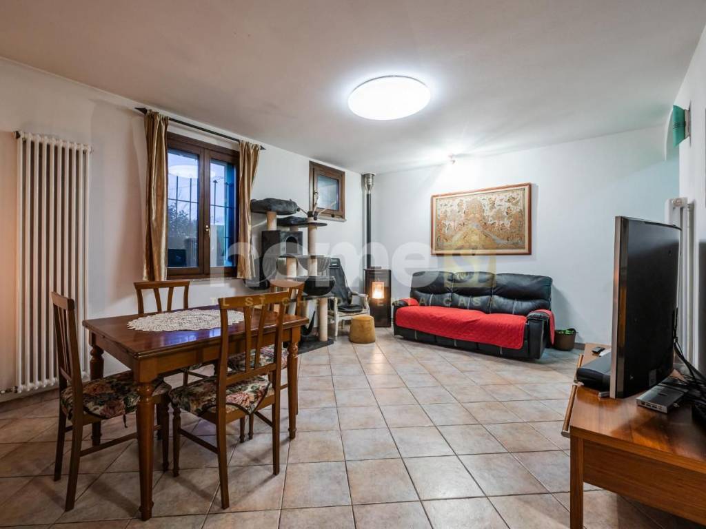 Casa indipendente a Cadelbosco di sopra in Via Giuseppe Mazzini, , 92 - Foto 2