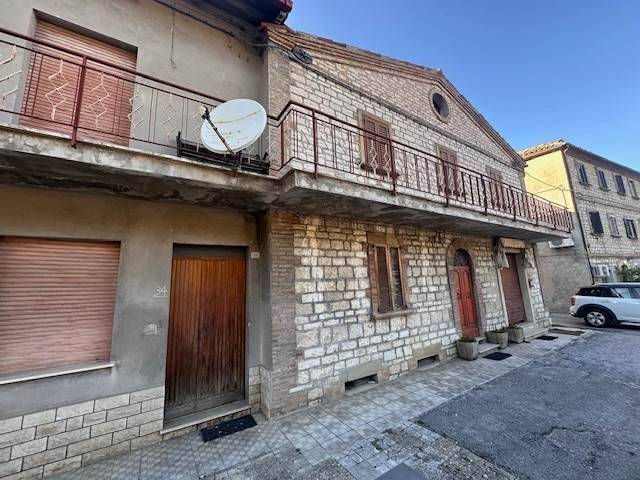 Villa a Frontone in Via Roma 22 - Foto 4