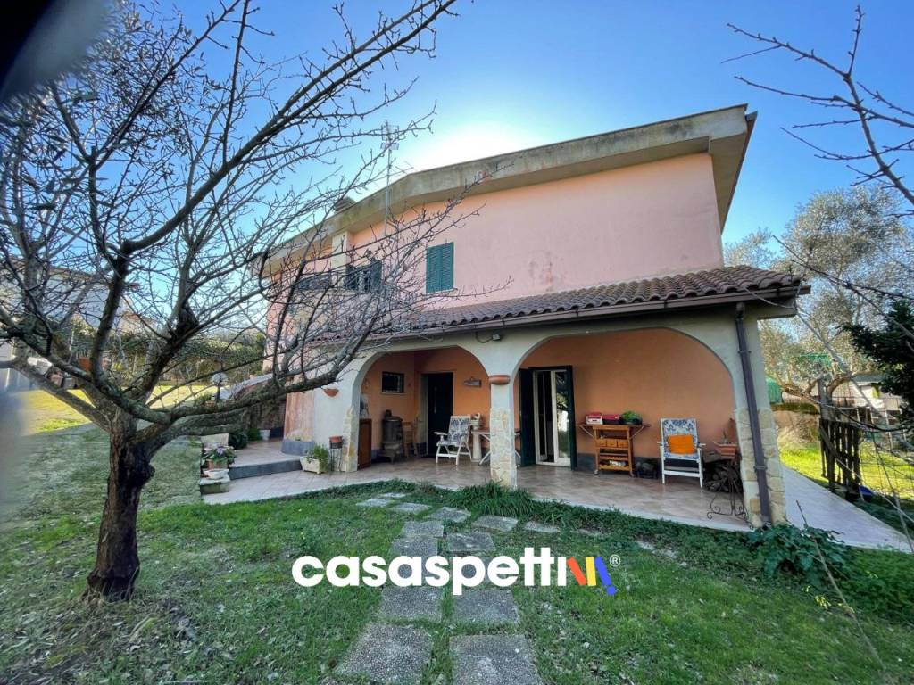 Villa a Anzio in Via Due Pini, 84 - Foto 2
