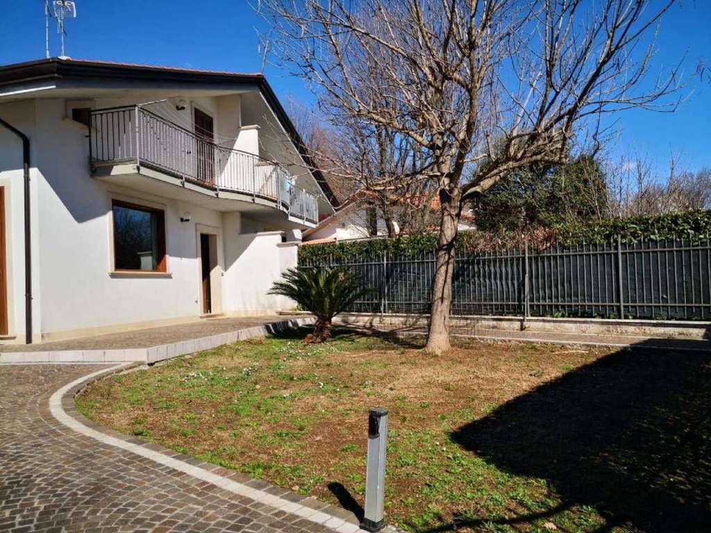 Villa a Alatri in via dei Villini - Foto 2