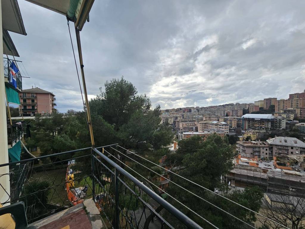 Appartamento a Genova in Via Giulio Tanini - Foto 2