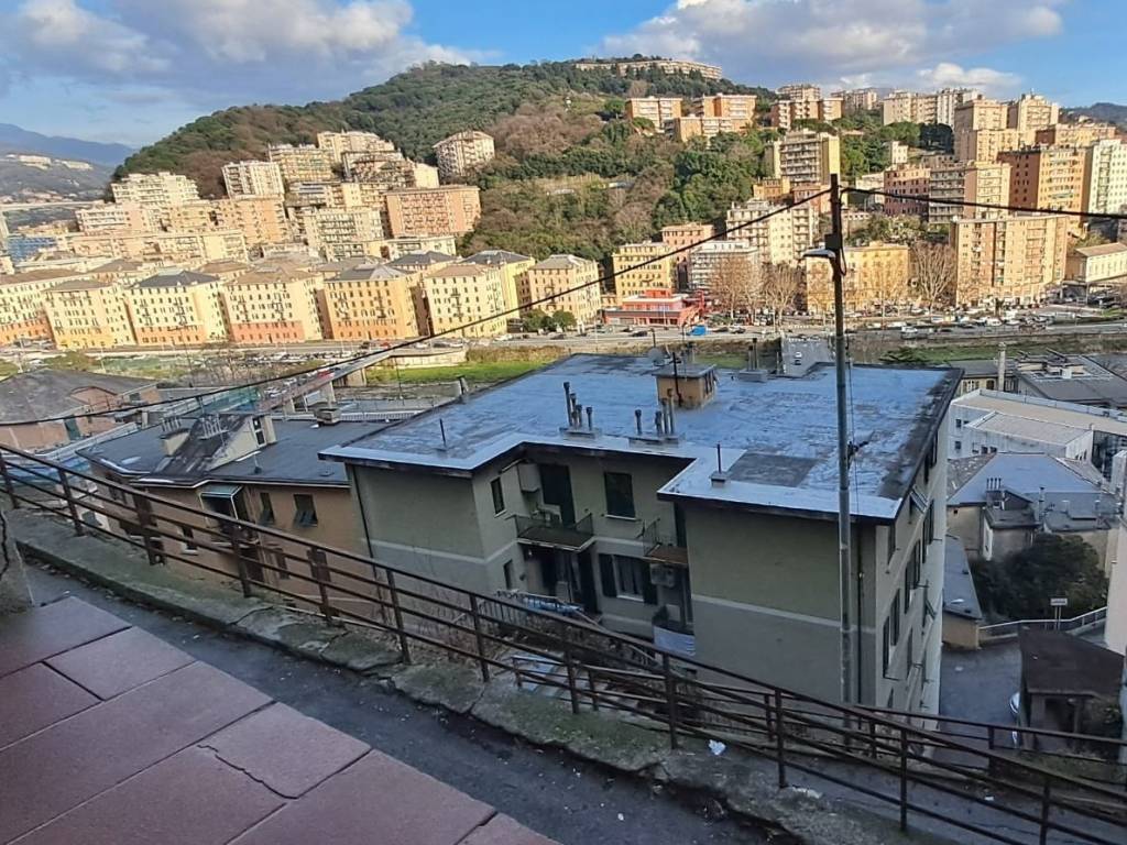 Appartamento a Genova in Via Giovanni Revello - Foto 2