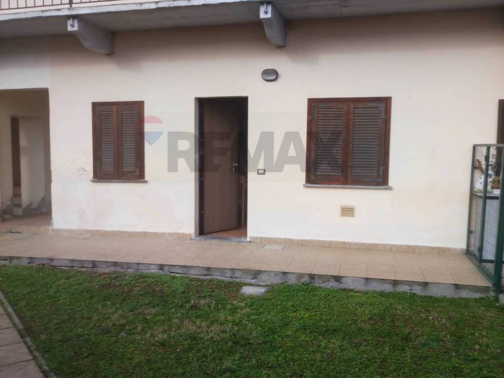 Appartamento a Varallo pombia in VIA DON GNOCCHI, 18 - Foto 2