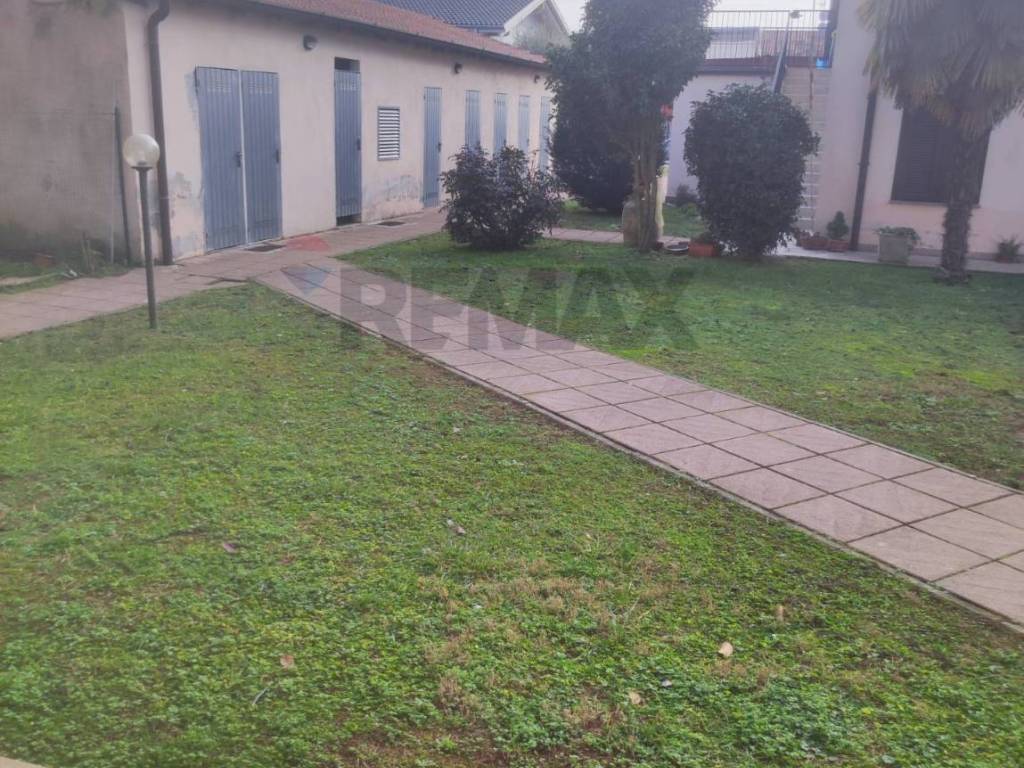 Appartamento a Varallo pombia in VIA DON GNOCCHI, 18 - Foto 3