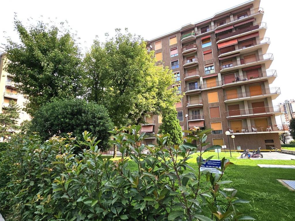Box / garage a Corsico in Via Molinetto di Lorenteggio, 39 - Foto 4
