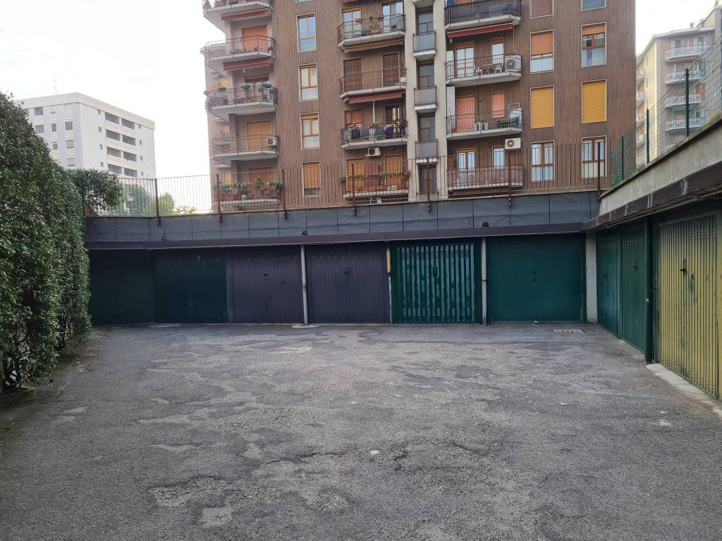 Box / garage a Corsico in Via Malakoff, 5 - Foto 3
