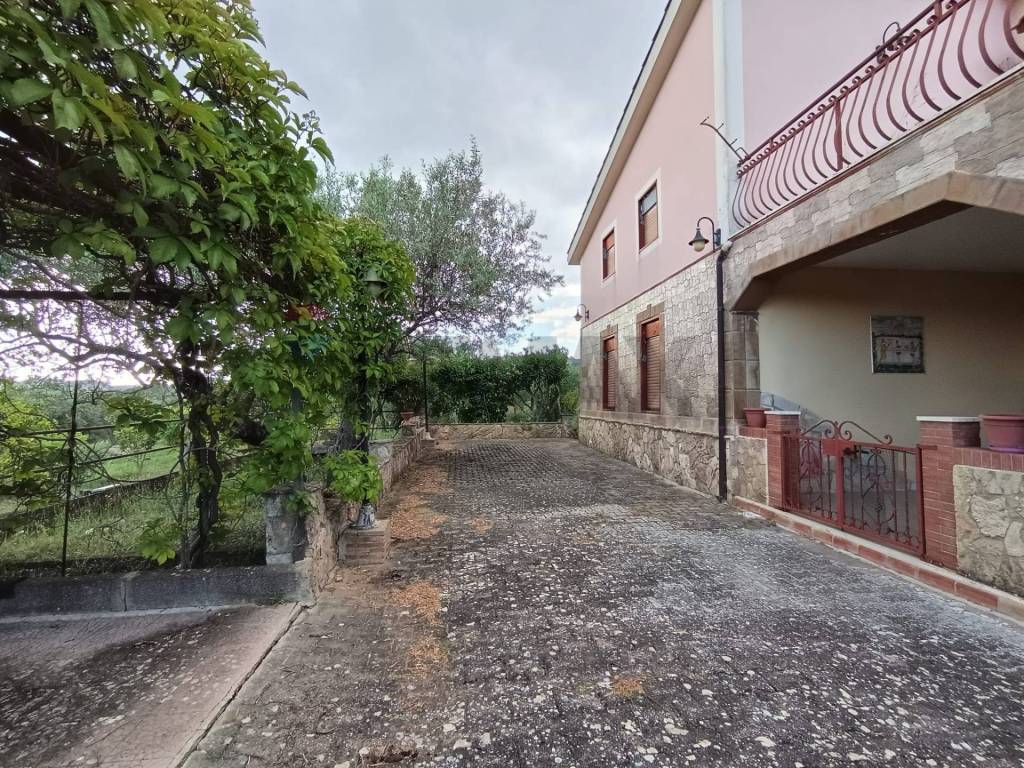 Villa a Piazza armerina in contrada saldano rabulgino - Foto 2