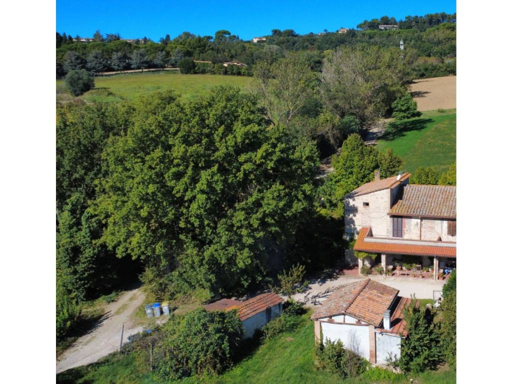 Rustico / casale a Perugia in Strada dei Loggi - Foto 5