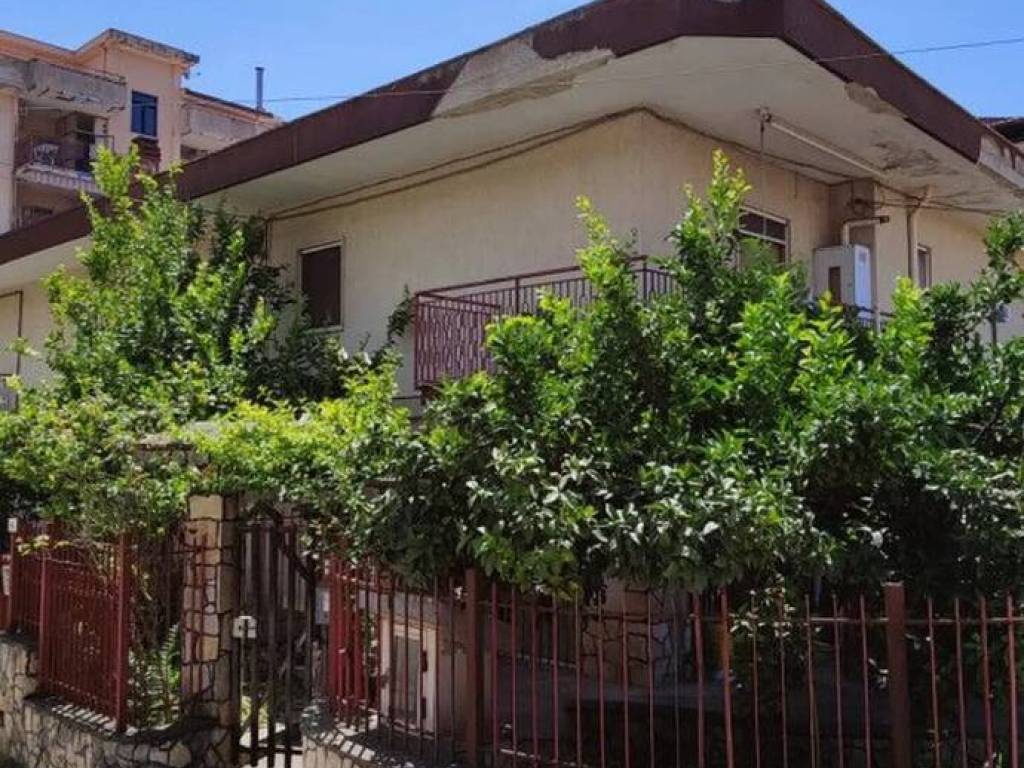 Villa a Eboli in Via Alarico I - Foto 2