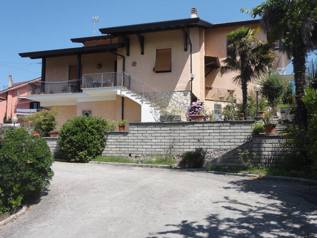 Villa a Ceccano in Via Colle Antico, 95 - Foto 3