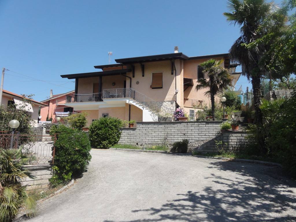 Villa a Ceccano in Via Colle Antico, 95 - Foto 4