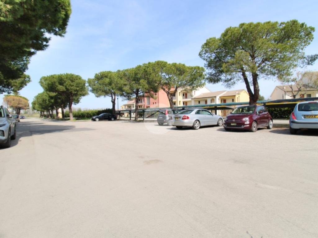 Box / garage a Pineto in Via Volturno, 11 - Foto 2