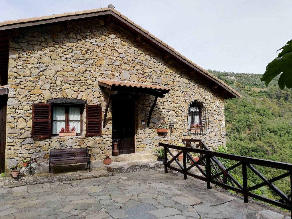 Villa a Dolceacqua in Via Provinciale - Foto 2
