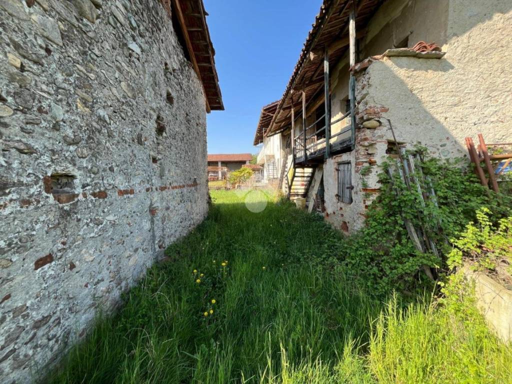 Rustico / casale a Revello in Via Frailie, 4 - Foto 2