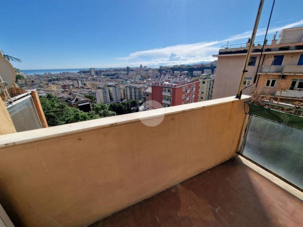 Appartamento a Genova in Via Giovanni Amarena, 27 - Foto 2