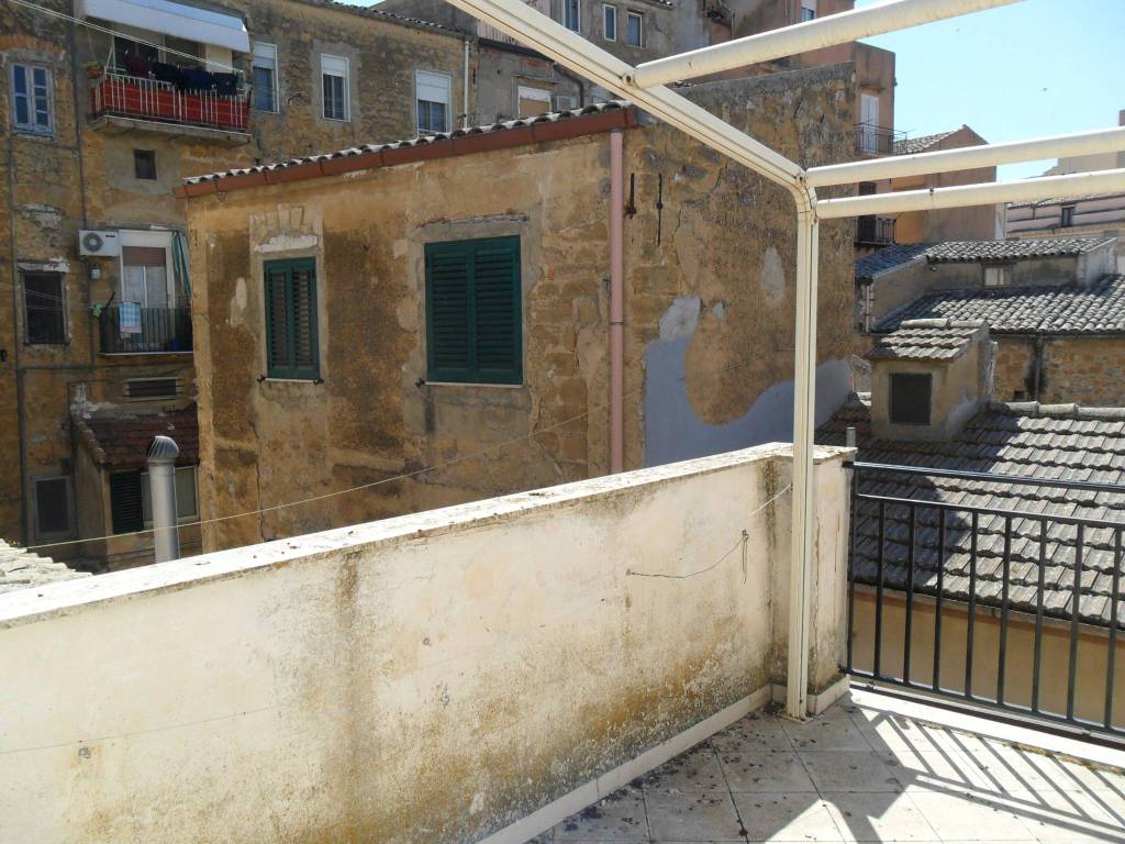 Appartamento a Caltanissetta in Via Girolamo Gravina, 11 - Foto 2