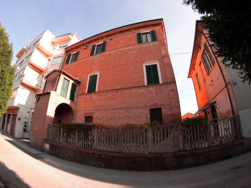 Appartamento a Fabriano in Via Vincenzo Gioberti, 98 - Foto 2