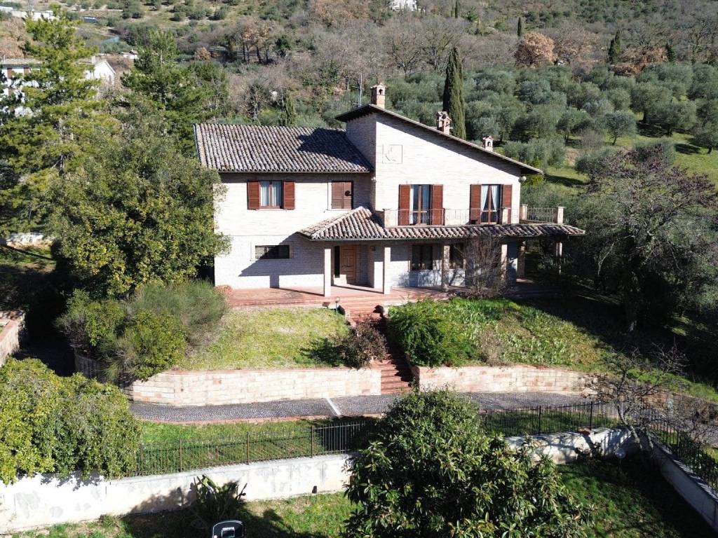 Villa a Gubbio in Via dei Cappuccini - Foto 2