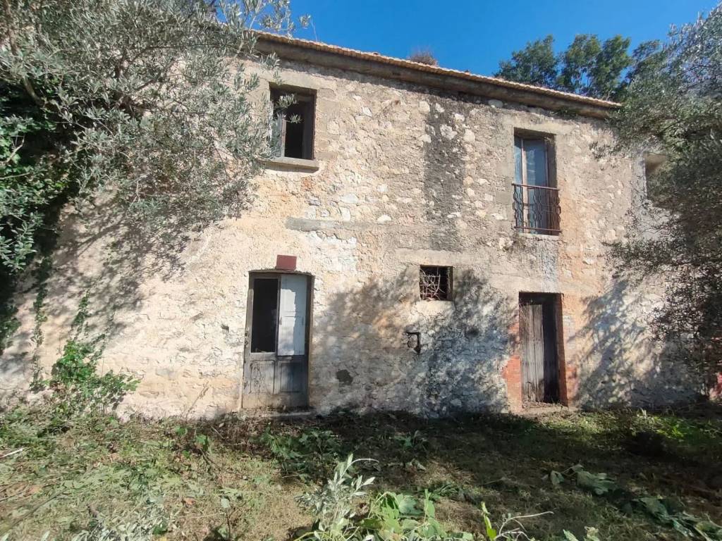 Rustico / casale a Faicchio in Selva Di Sopra S.N.C. - Foto 2