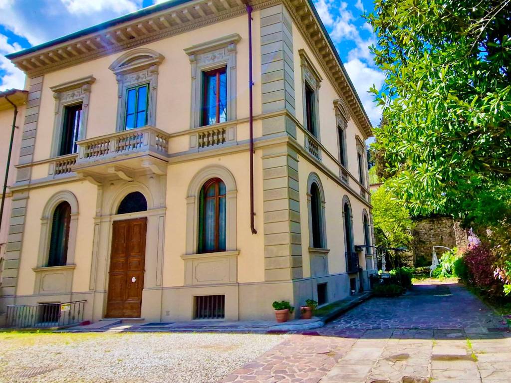 Palazzo / stabile a Firenze in Viale Michelangiolo - Foto 2