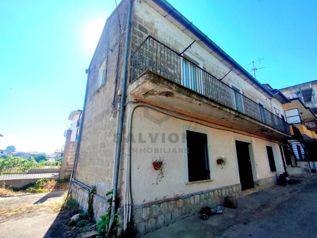 Villa a Amorosi in Via Cavarena - Foto 2