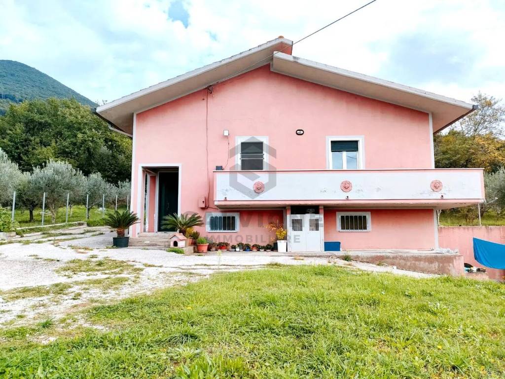 Villa a San salvatore telesino in Via Flavio Gioia - Foto 4