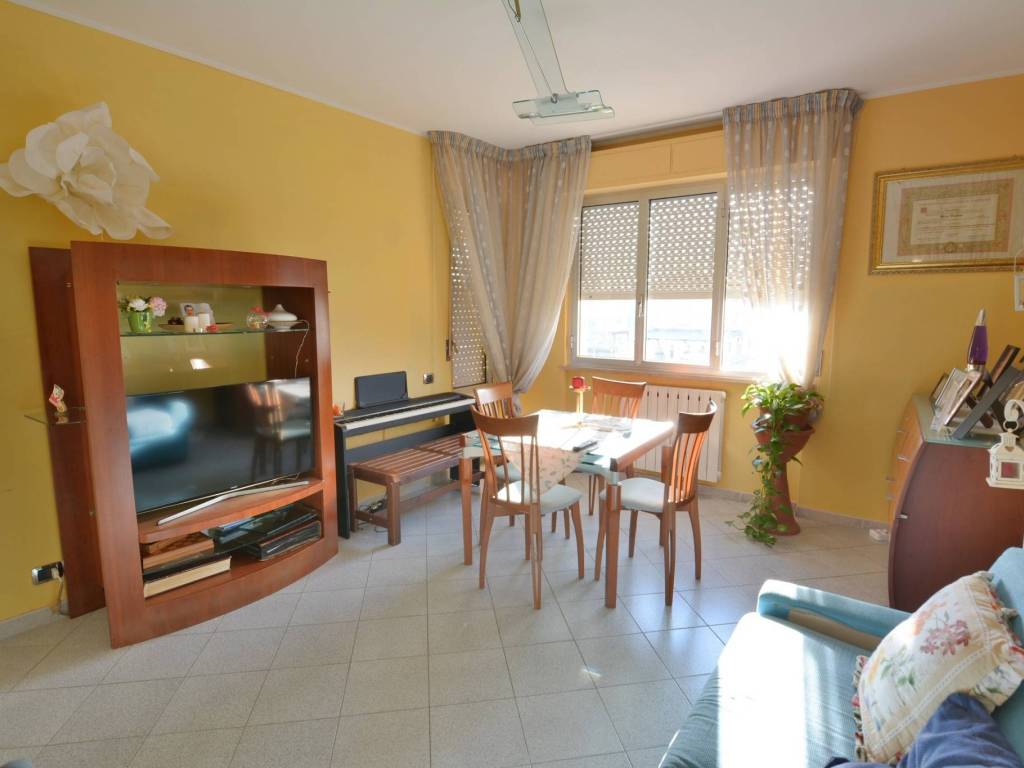 Appartamento a Montecassiano in Via Tambroni - Foto 2