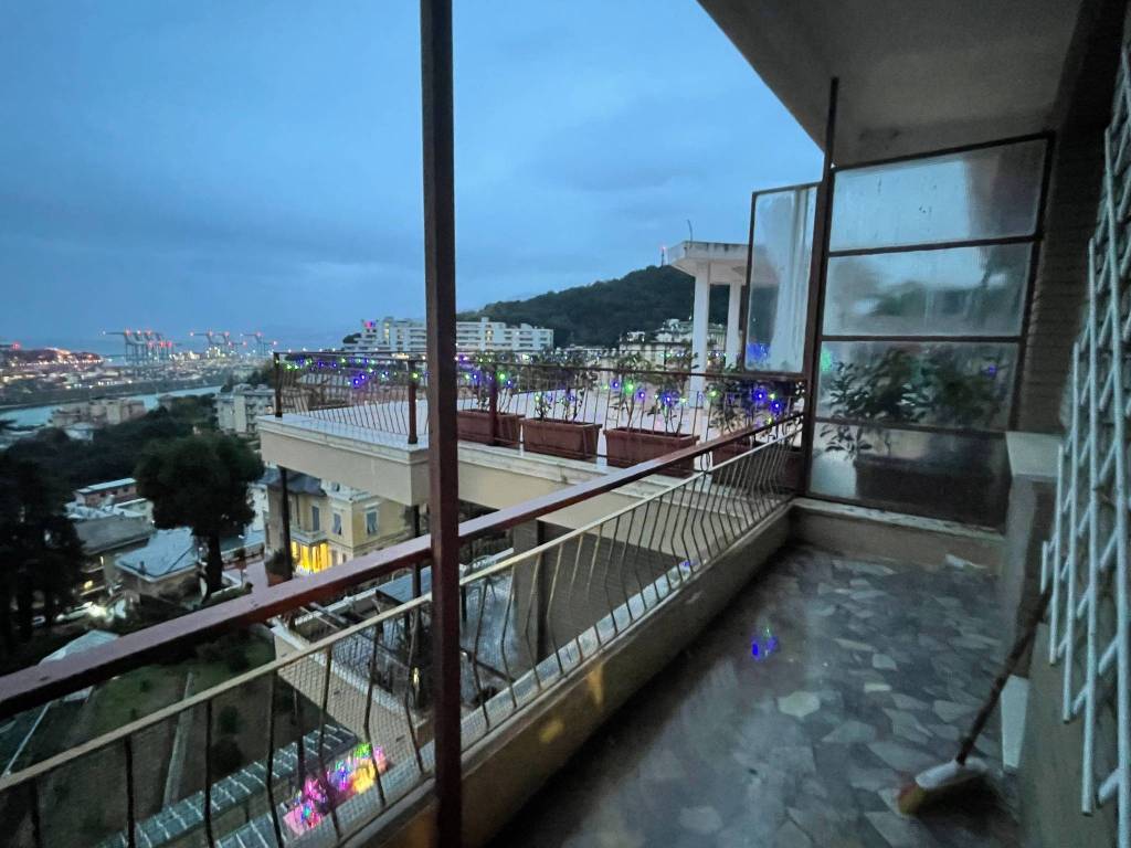 Appartamento a Genova in Via Mario e Nicolò Dagnino, 25 - Foto 4