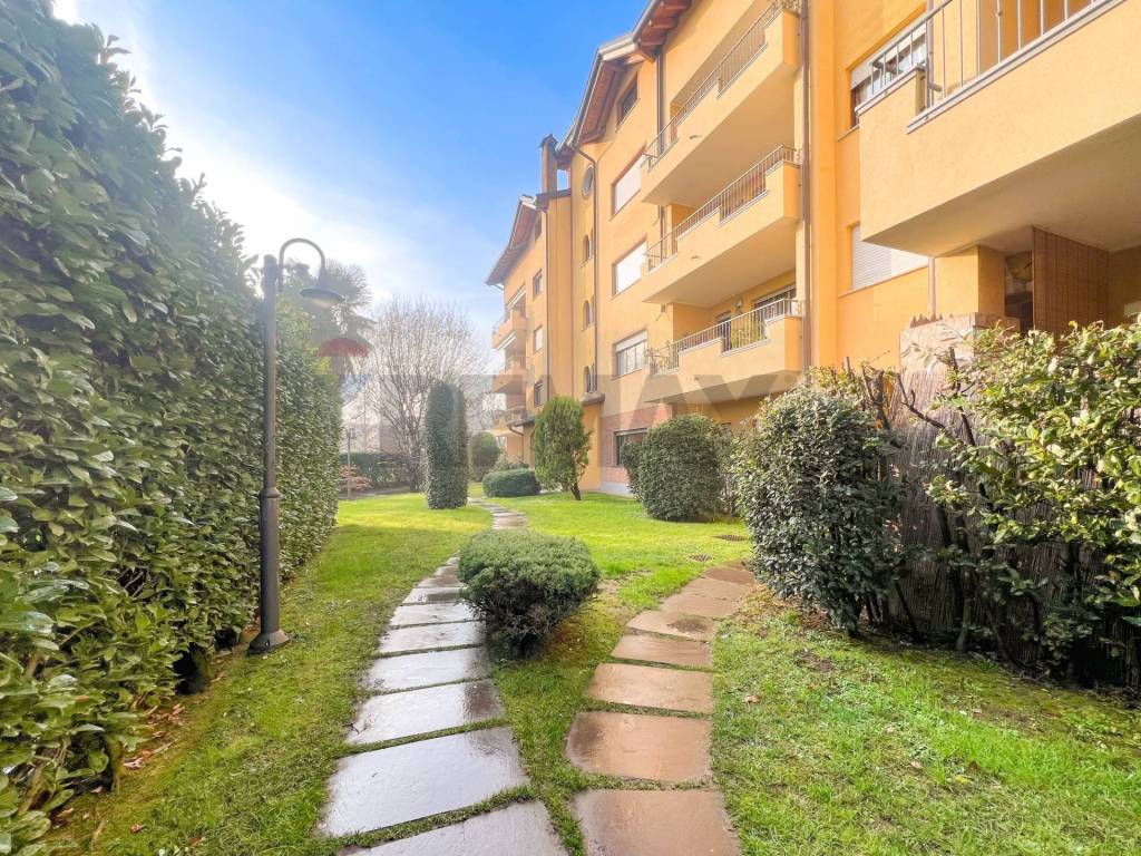 Appartamento a Seregno in VIA CORSICA, 9 - Foto 4