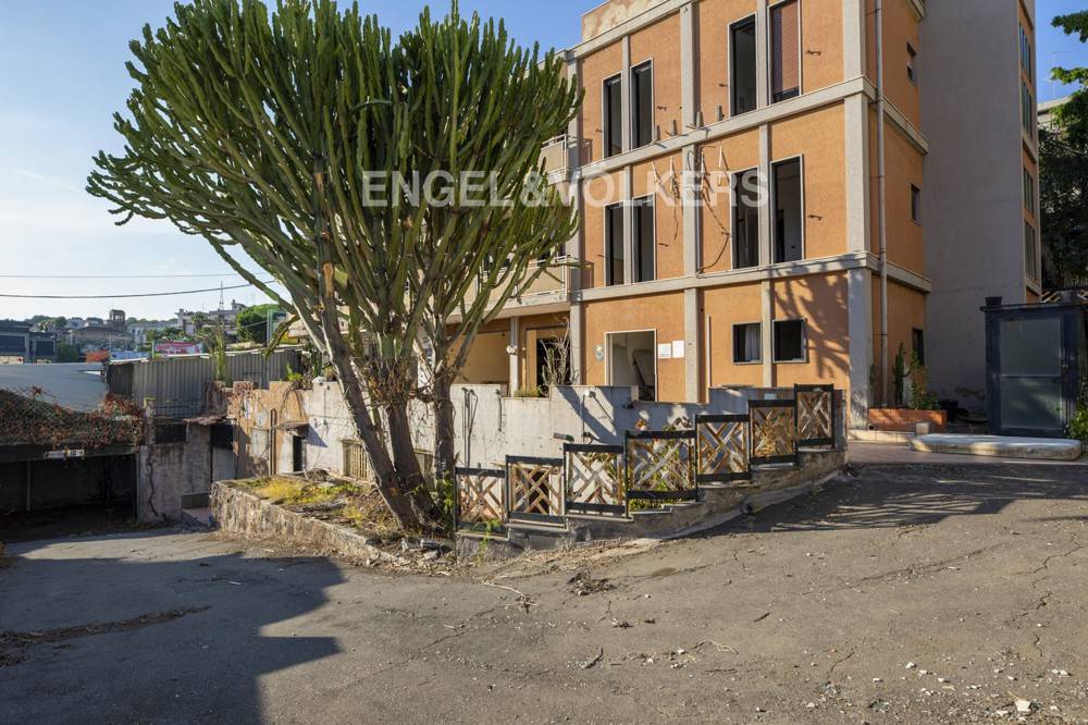 Palazzo / stabile a Catania in Via Paolo Gaifami, 5 - Foto 4