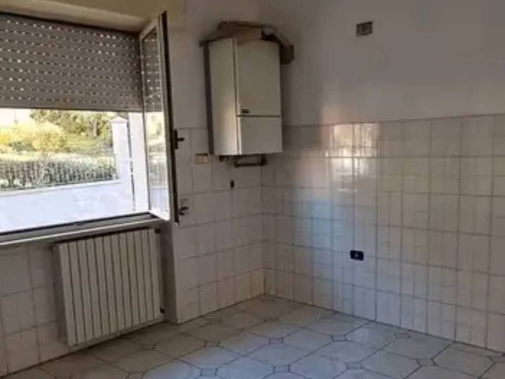 Casa indipendente a Castel baronia in Corso Vittorio Emanuele - Foto 3