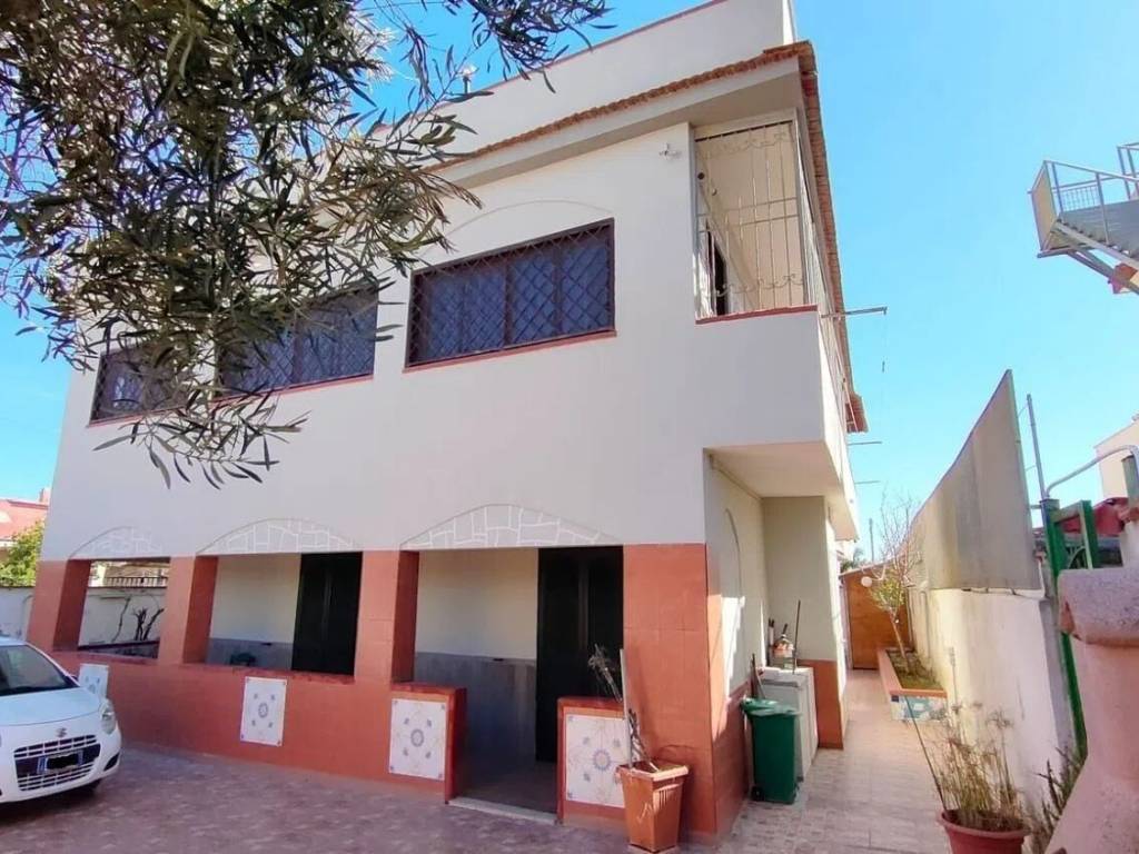 Villa a Castel volturno in Via Caldonazzo S.N.C. - Foto 2