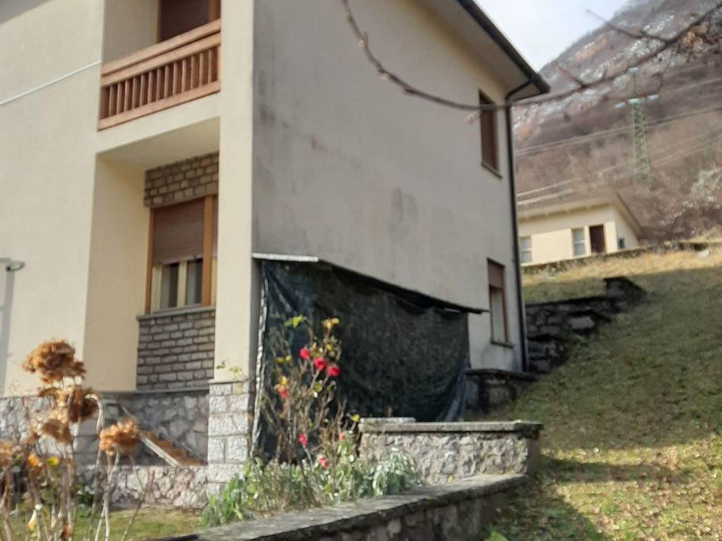 Casa indipendente a Longarone in Località Gardona - Foto 2