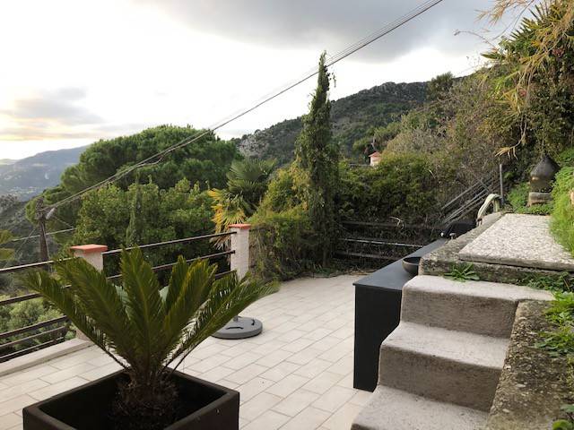 Villa a Ventimiglia in Via Ciotti - Foto 4