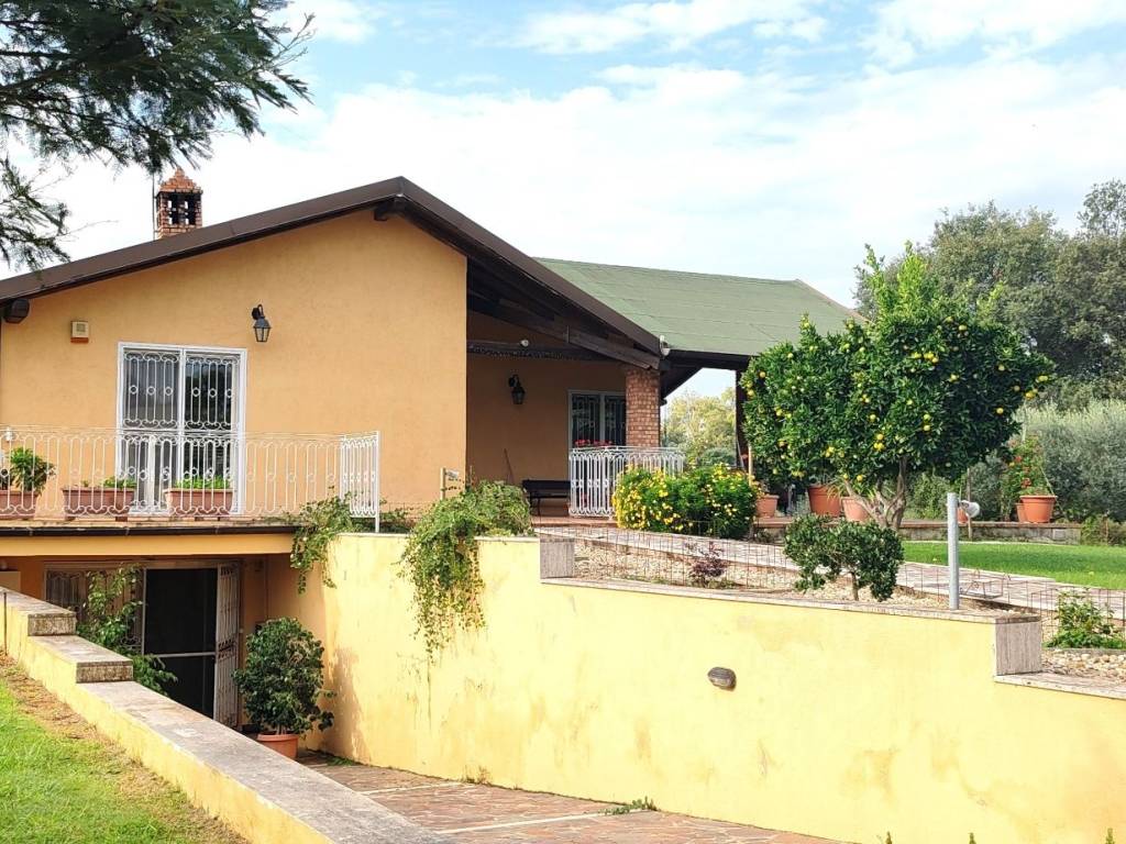 Villa a Latina in Strada Capograssa - Foto 2