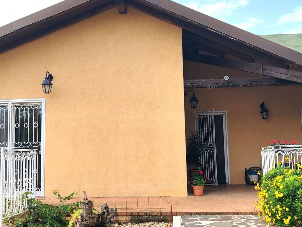 Villa a Latina in Strada Capograssa - Foto 4