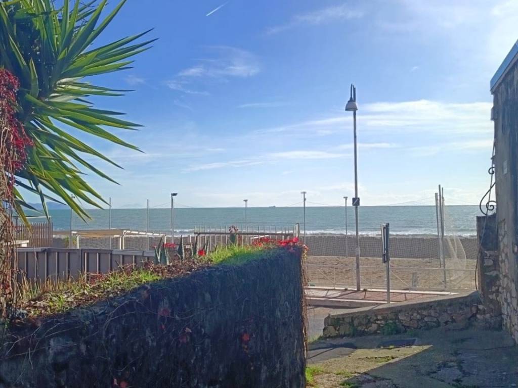Appartamento a Formia in Via Alessandro De Meo, 6 - Foto 2
