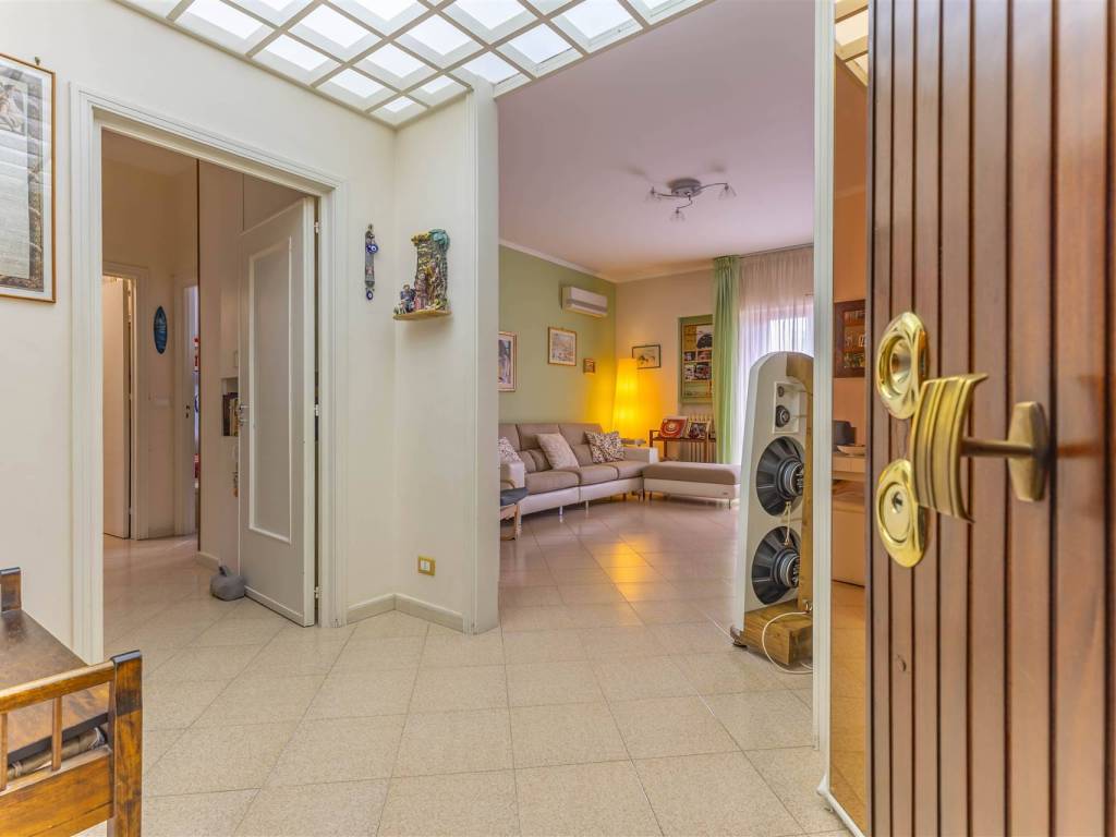 Appartamento a Bari in Via Giuseppe Maria Giovene, 49 - Foto 2