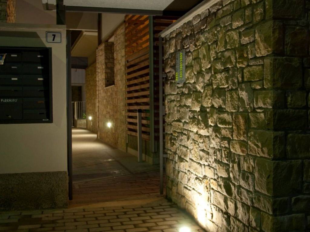 Appartamento a Usmate velate in Via Cesare Battisti, 7 - Foto 2