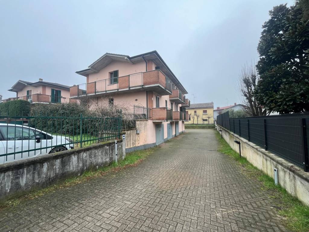 Appartamento a Lardirago in Via Alessandro Manzoni, 37 - Foto 3