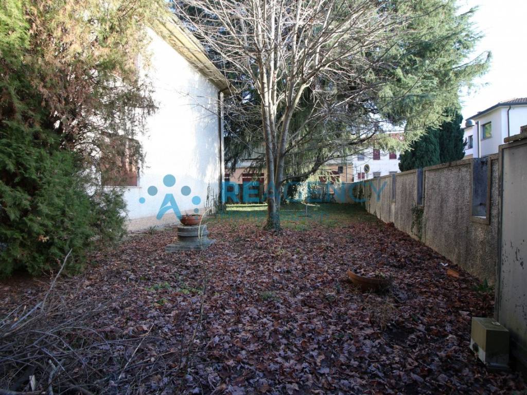 Casa indipendente a Thiene in via giuseppe mazzini 8 - Foto 4