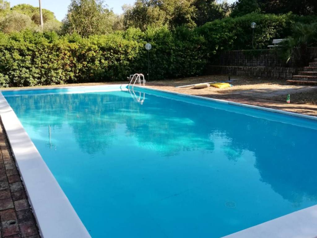 Villa a Sabaudia in Strada Lungomare Pontino, 10052 - Foto 2