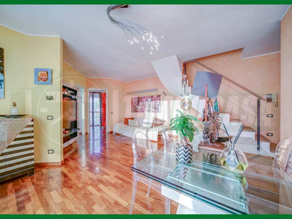 Appartamento a Gallarate in Via monteleone - Foto 2